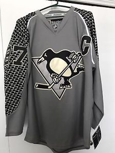Sidney Crosby signed jersey
