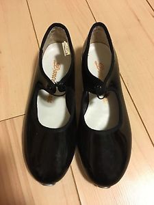 Size 1 tap shoes