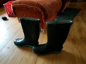 Size 11 mens rubber boots 4 sale