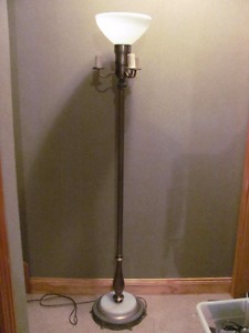 Vintage floor lamp with marble base, in working condition