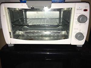 White 4 Slice Toaster oven