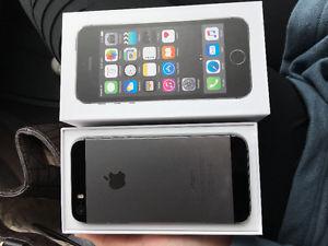 200$ OBO Black and Grey IPhone 5s 16GB \ bell mobility