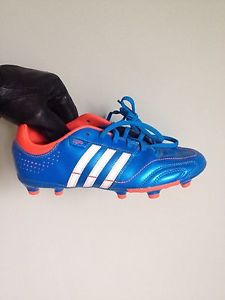 Adidas soccer cleats youth size 4.5