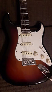  American Stratocaster....plus case.. near mint