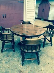 Beautiful solid pine table and chairs