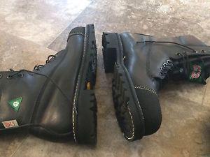CANADA WEST SAFETY BOOTS "BRAND NEW"
