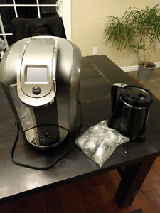 Keurig 2.0 with carafe and a few filters