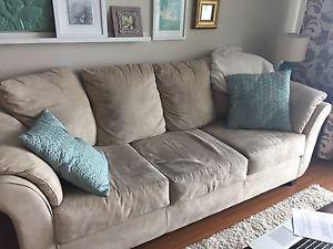 Light beige couch set