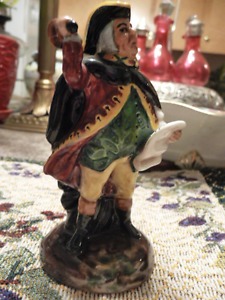 Lovely Small Royal Doulton Figurine "Town Crier"