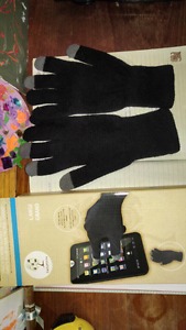 Multimedia gloves