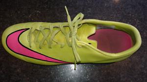 Nike cleats size 10