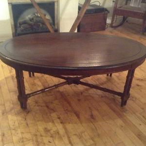 Oval coffee table h 17" w 27" l 