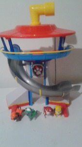 Paw patrol lookout and figures