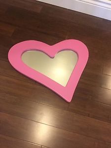 Pink mirror - heart shaped