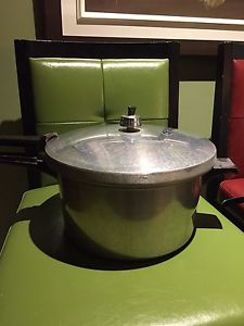 Pressure cooker by Presto - needs a 10" gasket