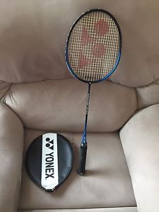 Selling a beautiful Yonex racquet, good condition