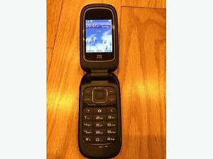 ZTE FLIP PHONE WITH CHARGER, CHATR,ROGERS,FIDO