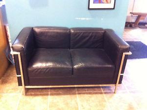 2 seater Loveseat/sofa/couch... black leather... good