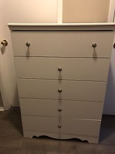 5- drawer dresser - white asking for $