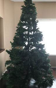 9 ft Pre-lit Christmas Tree