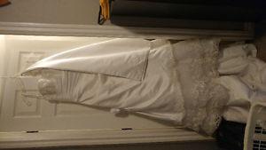 Beautiful wedding dress never worn