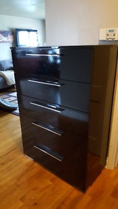 Chest drawer