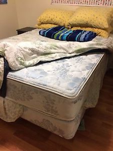 Clean Double Bed Set