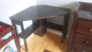 Corner desk or table