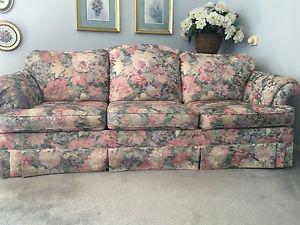 Couch and love seat for sale in Melfort