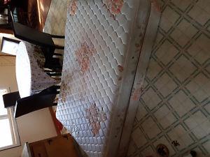 Double box spring and mattress / can deliver