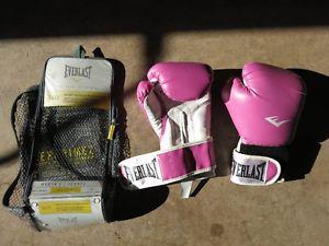 “Everlast” Womens advances training Boxing gloves