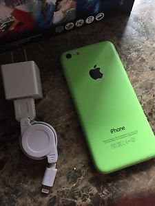 Green 16gb iPhone 5c