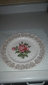 June Roses Pattern Plate