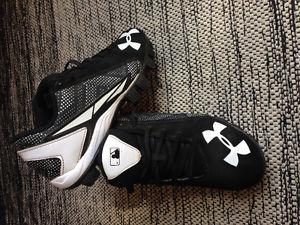 Junior/Youth size 5 baseball cleats