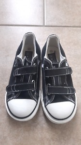 Kids Converse size 11