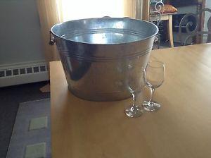 Large Party ice bucket - 20$