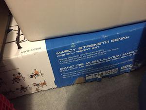 Marcy Standard Bench w/ 80lb Weight Set: MWB-B