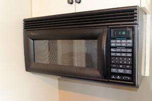 Micro-ondes avec hotte / Over-the-range microwave