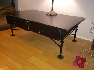 Moving sale: Gorgeous coffee table w/cast iron legs