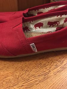 Red Toms Size 8
