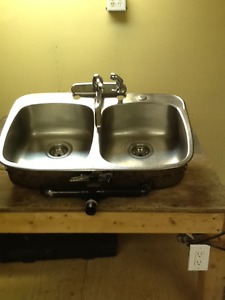 STAINLESS STEEL SINK AND FAWCETT