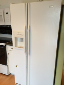 Side-by-side Fridge with water/ice