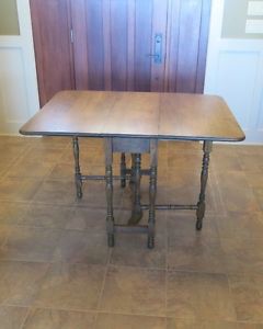 Solid MAPLE drop leaf table.