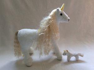 Toy unicorn & baby