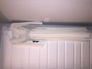 URGENT ! GORGEOUS WHITE XS BEBE DRESS WITH TAGS STILL