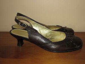 WOMEN'S BROWN "SPRING SHOES" - SIZE 36 (SIZE 5.5) - LIKE