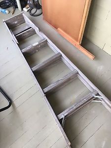 Wooden ladder (7ft)