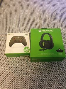 Xbox one headset and controller