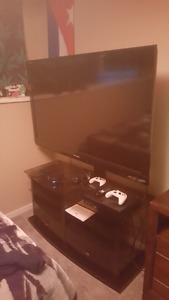 60' sharp lcd with stand and Xbox one!