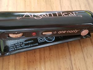 ARGAN HEAT ONE N ONLY HAIR STRAIGHTENER USED ONLY ONCE